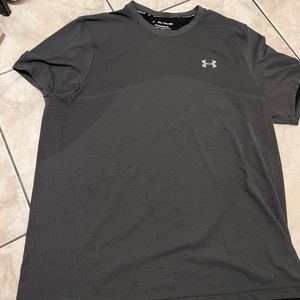 Under Armour men’s shirt